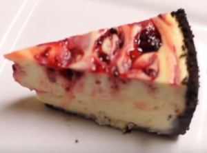 White Chocolate Raspberry Cheesecake - YouTube7